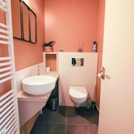 Les Halles Positives, Draps Compris Et Climatisation Διαμέρισμα