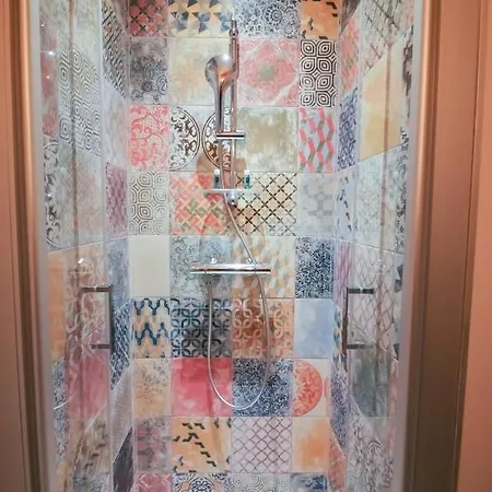 Les Halles Positives, Draps Compris Et Climatisation *