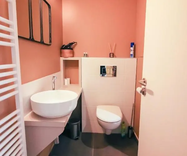 Les Halles Positives, Draps Compris Et Climatisation Apartment