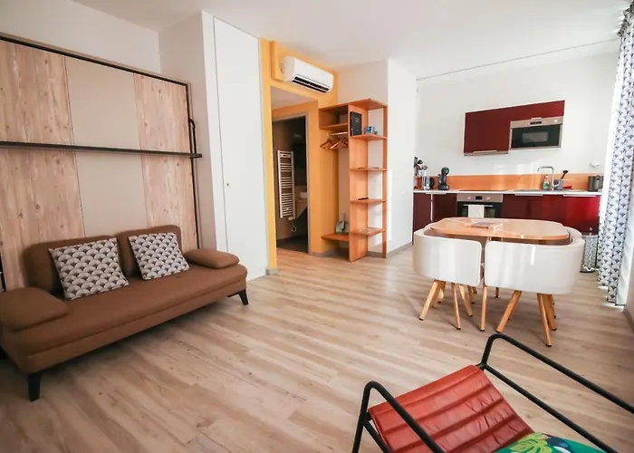 Les Halles Positives, Draps Compris Et Climatisation * Sarlat-la-Canéda