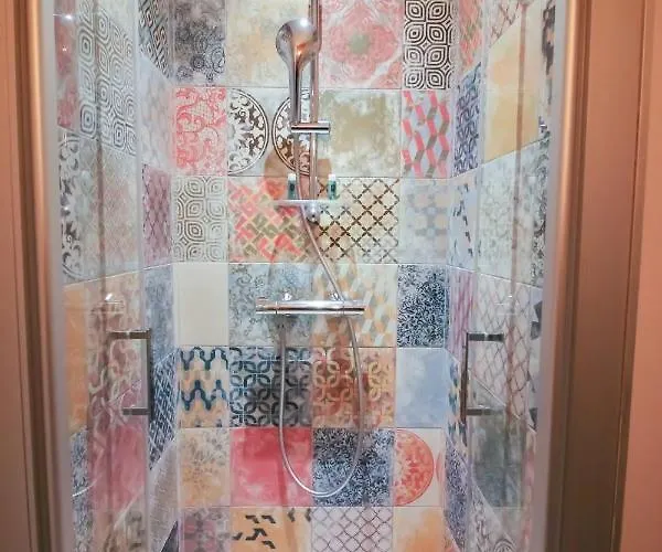 Les Halles Positives, Draps Compris Et Climatisation *