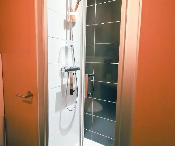 Apartment Les Halles Positives, Draps Compris Et Climatisation